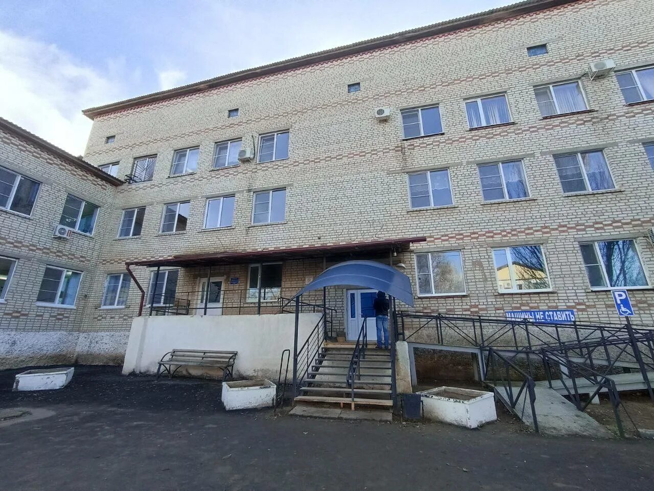 Гкб 3 астрахань. Больница в приволжске. Енотаевская районная больница. Сайт астраханской районной больницы. Астраханская обл.