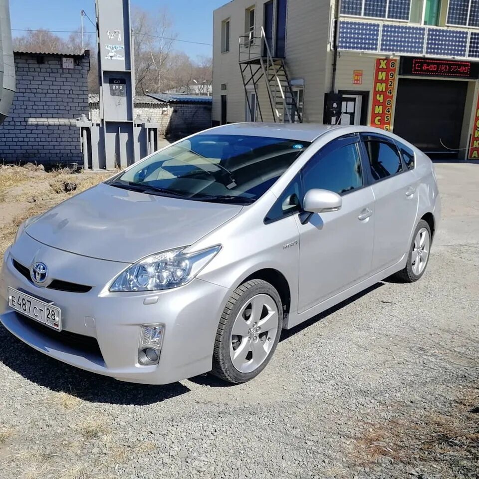 Toyota Prius 2010. Toyota Prius 30 2010. Тойота Приус 30 серебристый. Тойота Приус 1.8.