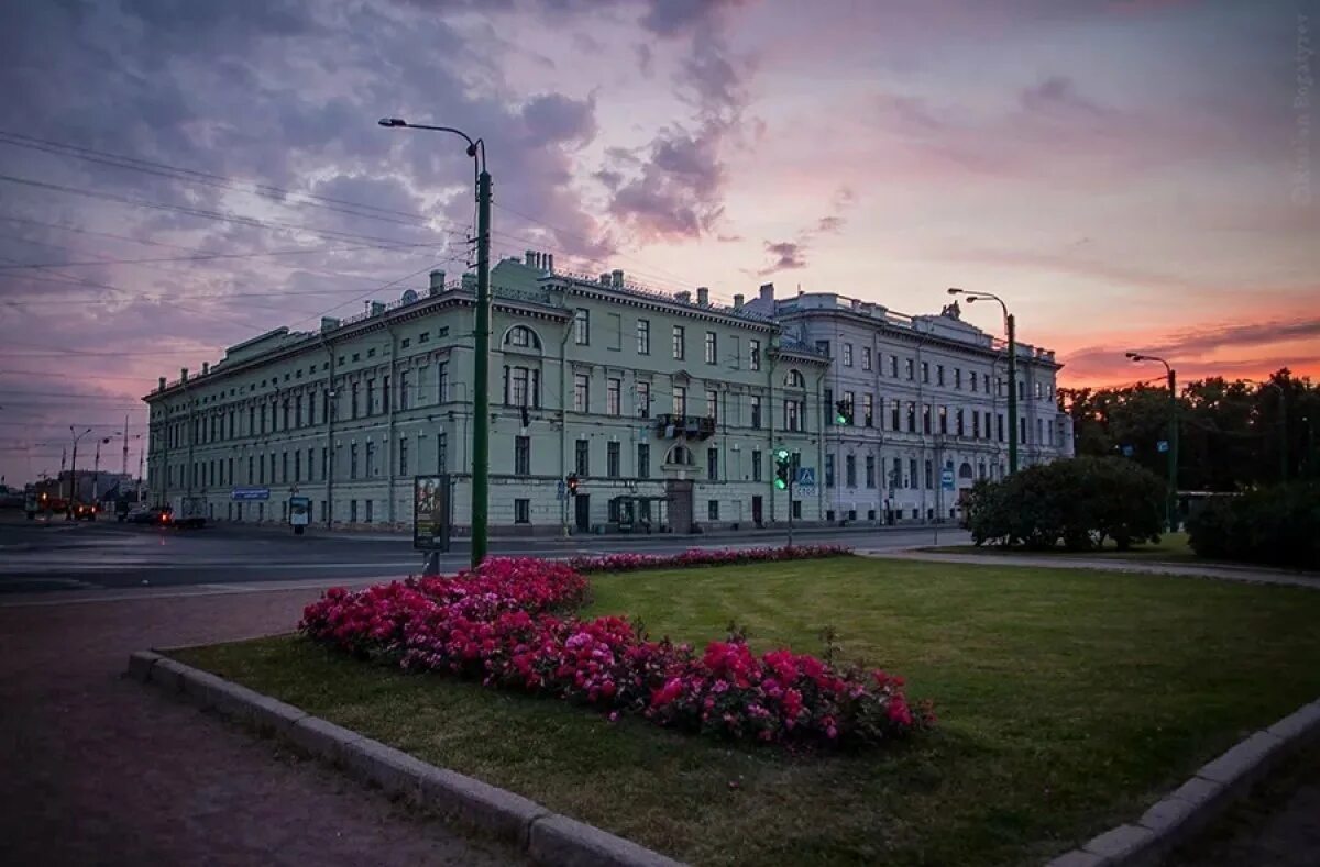 Государственных спб. Санкт-Петербургский государственный институт культуры. Государственный университет культуры СПБ. Питер институт культуры и искусств. Марсово поле СПБ институт культуры.