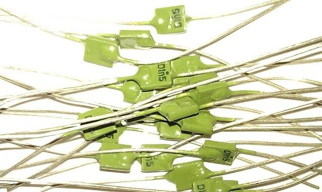 Конденсатор км4 зелёный. Км 3а. Конденсатор км-5а-нз 033 поставщик. D 68n. Км 3а.