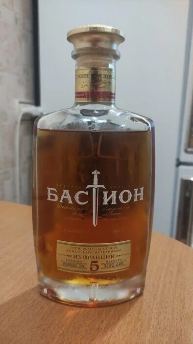 Коньяк бастион 3 звезды. Бастион 5 звезд. Коньяк бастион 5 звезд. Коньяк bastion vsop. Бастион 5 звезд.