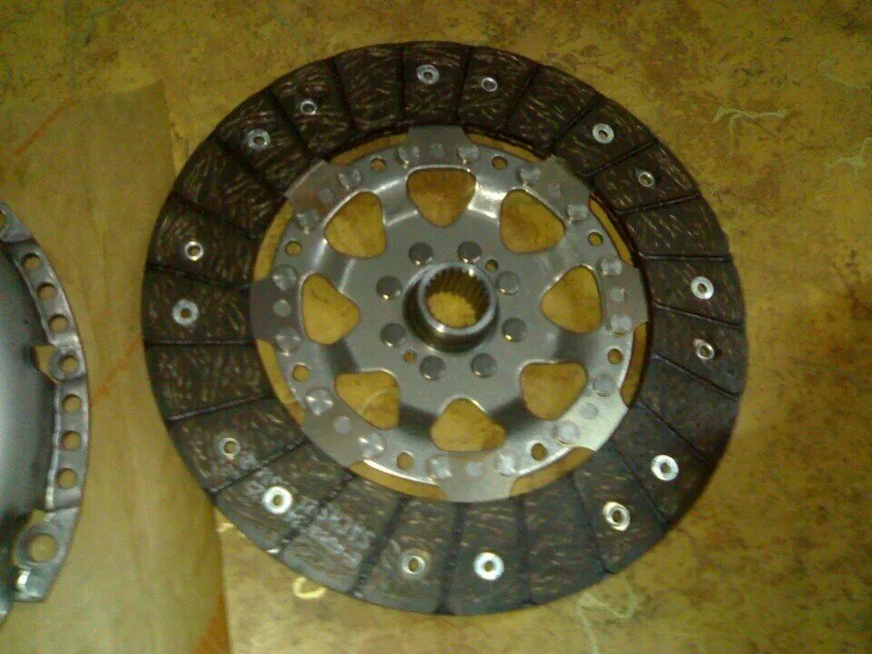 Диск сцепления ауди а6 с5 2. Сцепление на ауди а6 с5. Диск сцепления passat b5 1. Сцепление audi a4 b9. Комплект сцепления ауди.