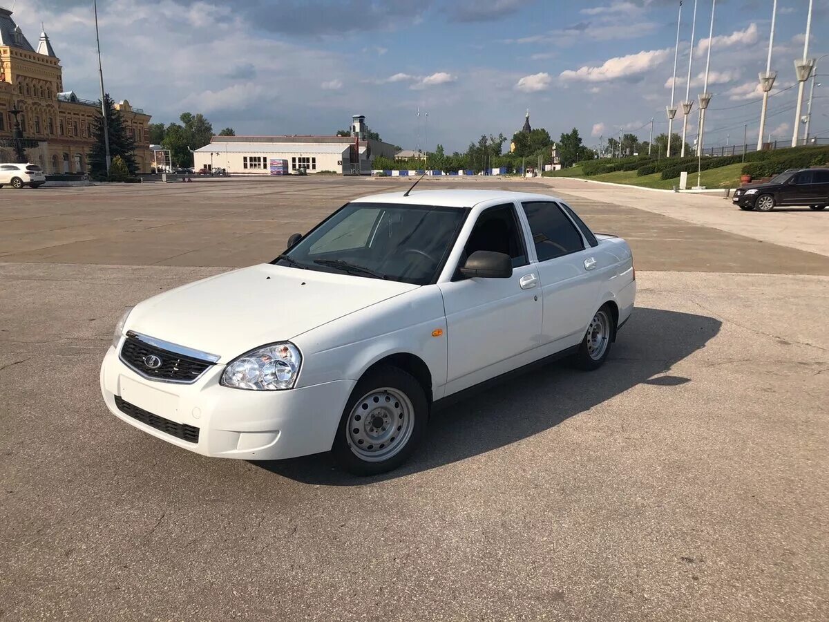 приора 1 сочи. белая приора седан на 15 дисках аттика. лада приора седан 2014. приора 2014 люкс. белая приора седан 2014.