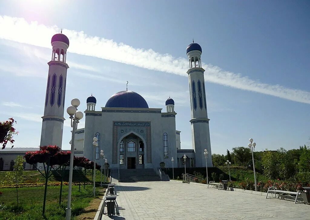 Центр тараза. Мечеть Центральная Тараз. Мечеть Тарази Хибатулла. Мечеть в городе Тараз. Мечеть Наметбая Тараз.