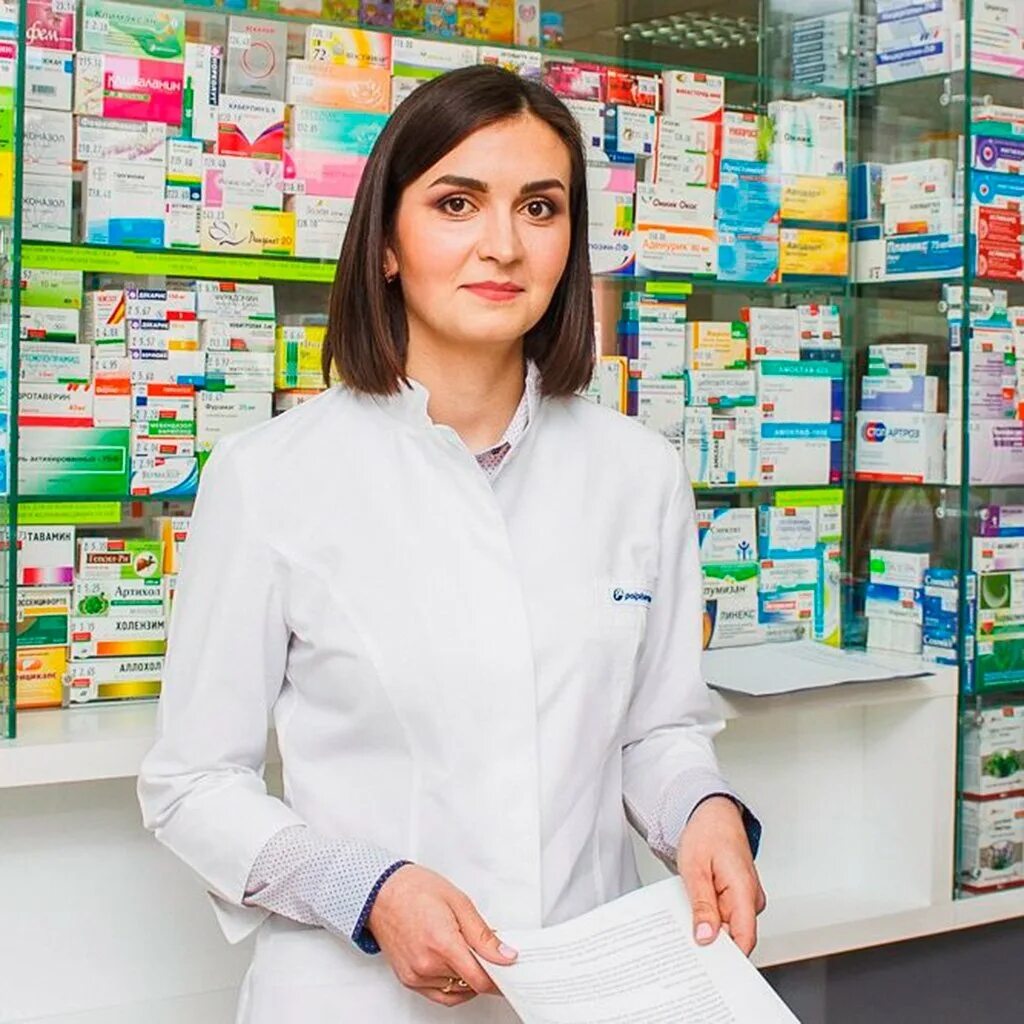 Касса в аптеке. Злой аптекарь. Фармацевт провизор первостольник. Фармацевт. Красивый фармацевт.