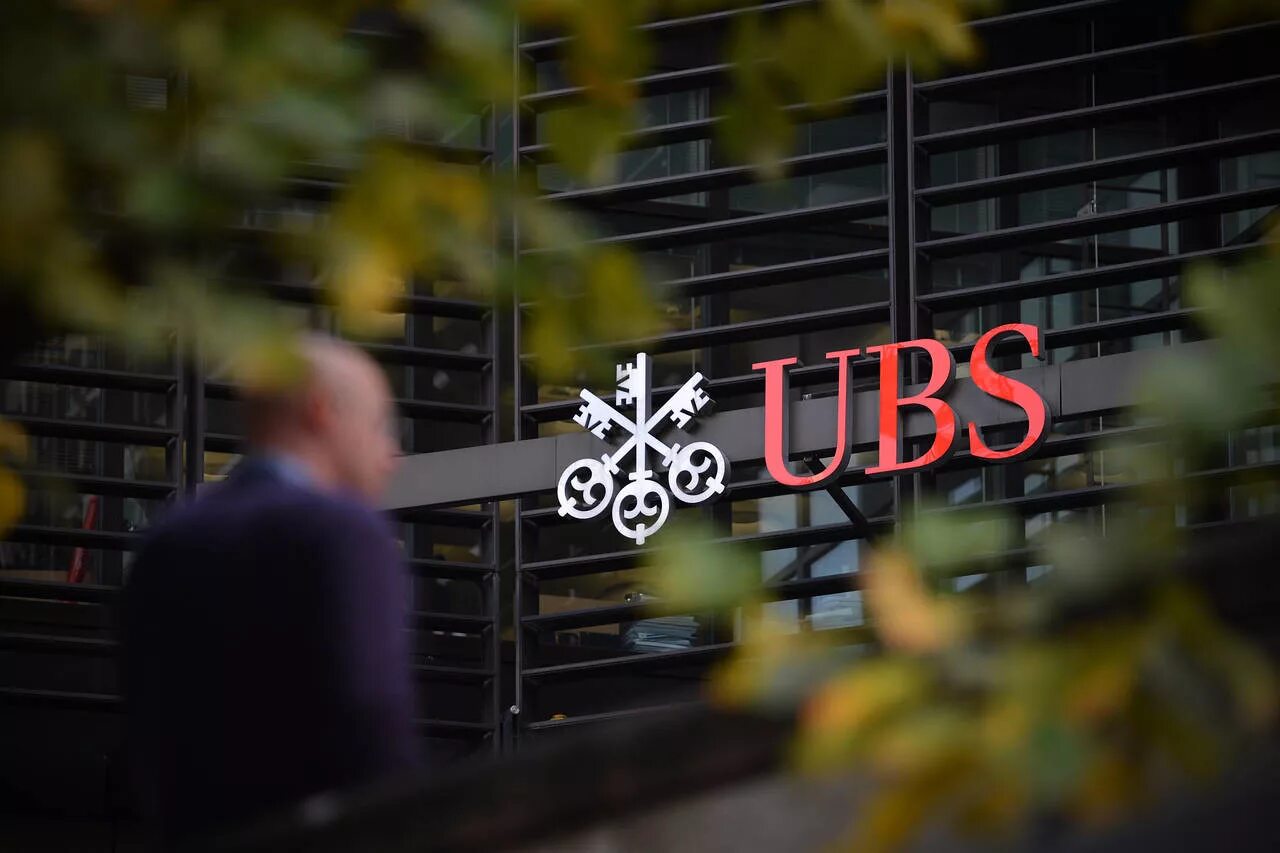 Банку ubs. Банк ЮБС Швейцария. Банки Швейцарии UBS. Швейцарского банка UBS. Банкиры Швейцарии.