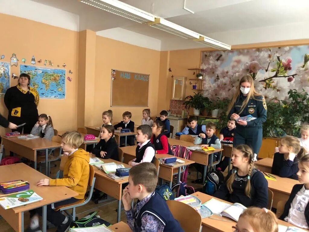 567 школа петергоф. Школа 567 петергоф. ученики в школе. школа 567 москва. школа 567 ученики.