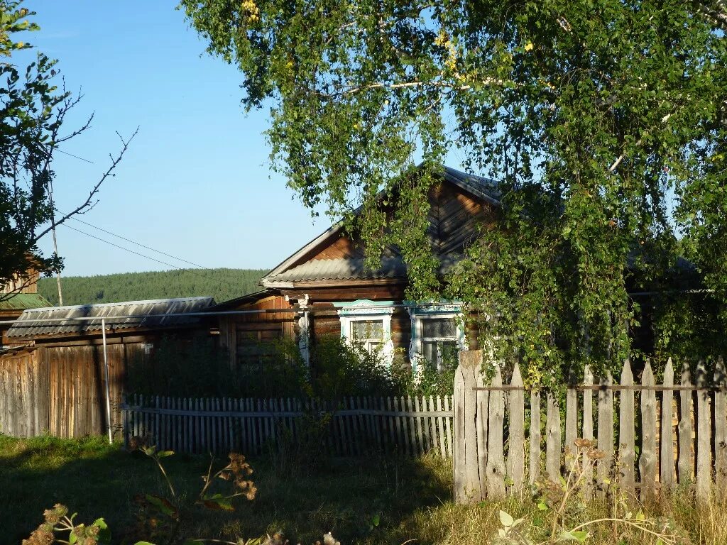 Продажа деревни в свердловской области. Дом Полевской. Домики в Полевском Свердловская область. Коттедж Полевской. Частный сектор в Полевском.