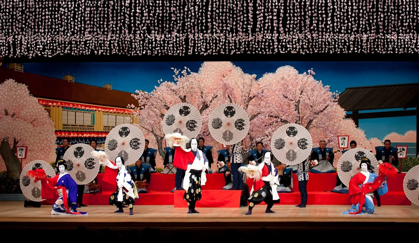 Театр Кабуки в Японии. Традиционный японский театр Кабуки. Театр Кабуки дза в Японии. Японский традиционный театр