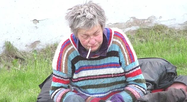 Сон женщина бомж. Красивые женщины бомжихи. Сон женщина бомж. Сон женщина бомж. Сон женщина бомж.