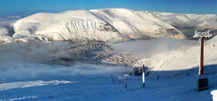 Айкуайвенчорр горнолыжный курорт. Айкуайвенчорр пик. Гора Айкуайвенчорр. Айкуайвенчорр меч.