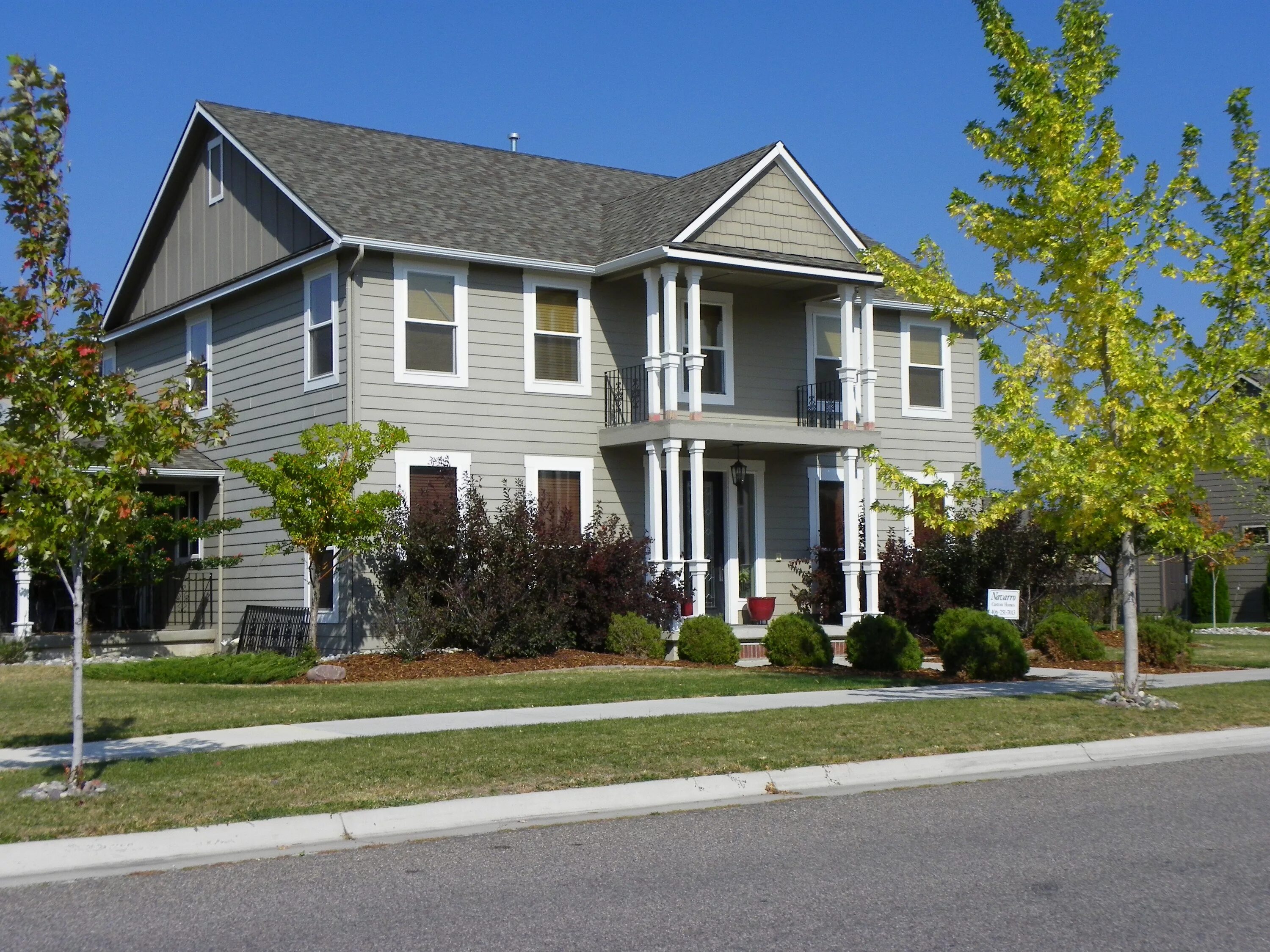 Property g. Ванкувер пригород. Пригород Антонио Хаус в Америке. Американские Suburban House. Штат Иллинойс Вернон Хиллс.