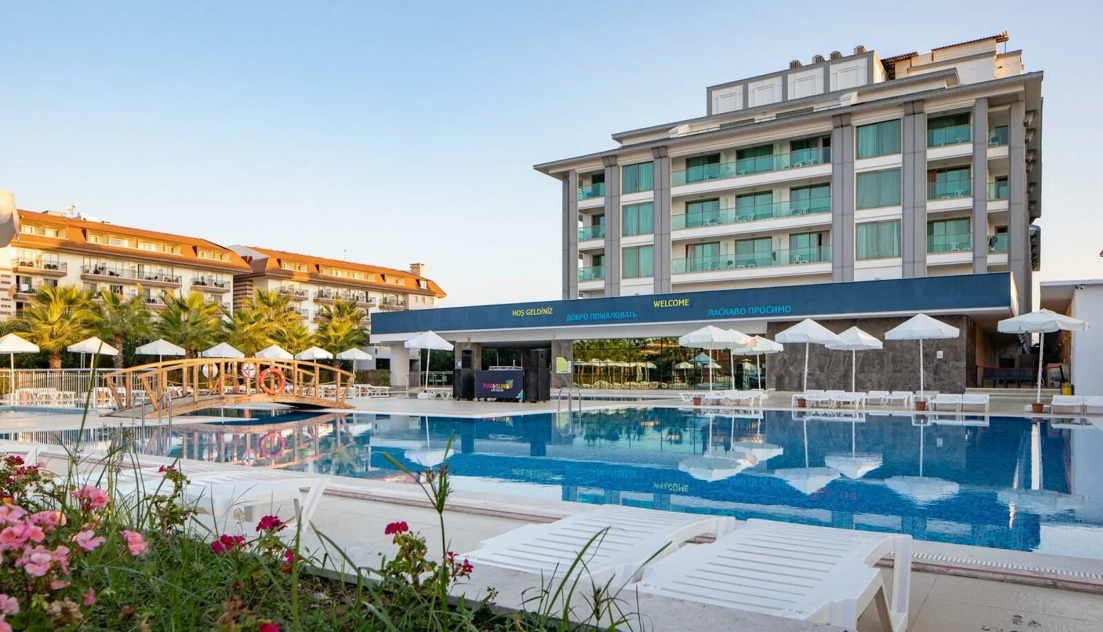 Life belek отзывы. Family Life Belek 5 Турция. Фан энд Сан Белек. Fun Sun Family Life Белек. Life Belek Hotel 5.