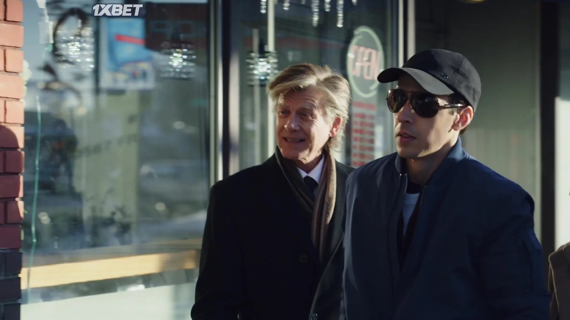 Холли и горячий шоколад (2022). Любопытный ресторатор готов на всё ради шоколада (2022). 2022. Меню фильм 2022 актёры. Холодный детектив фильм 2022.