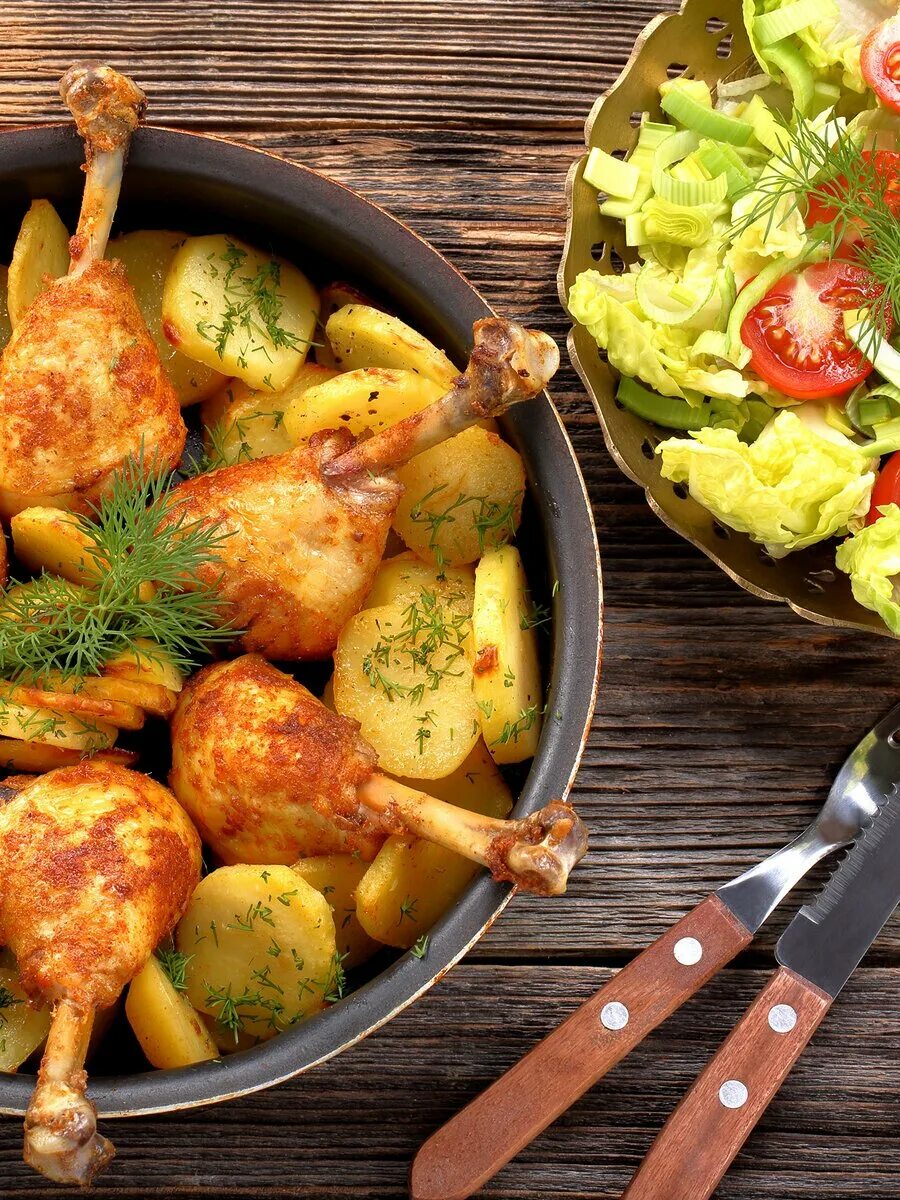 Вкусный ужин. Паэлья по валенсийски. Красивый стол с едой. Красивые блюда. Хорошие блуда.