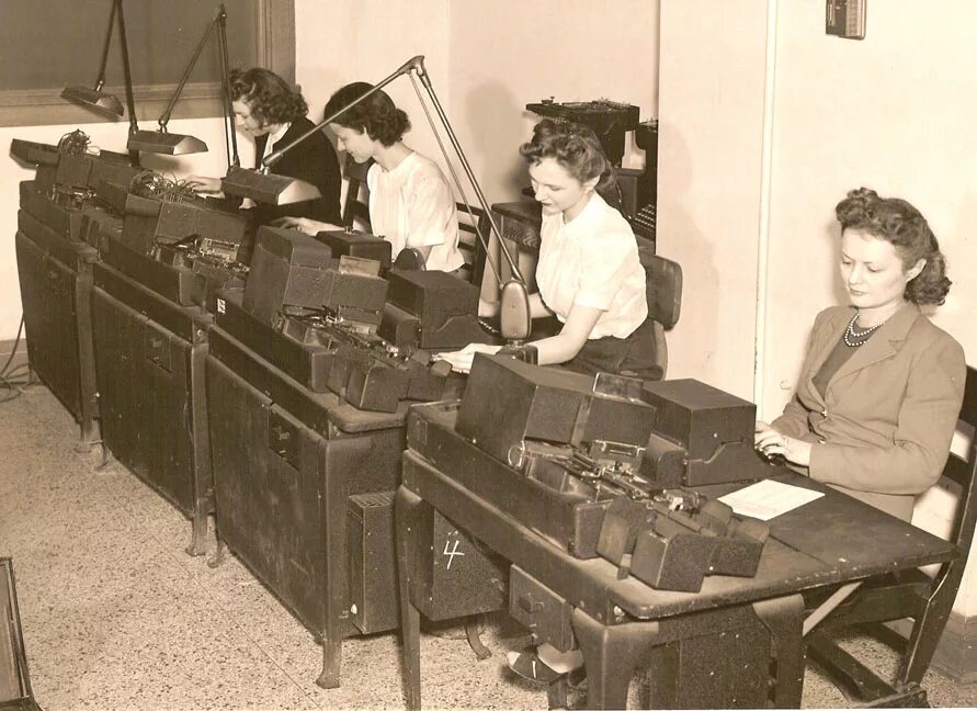 Элтон мэйо эксперимент. Ниренберг биохимик. Хоторнский эксперимент элтона мэйо. Хоторнский эксперимент мейо. Хоторнские эксперименты э мэйо.