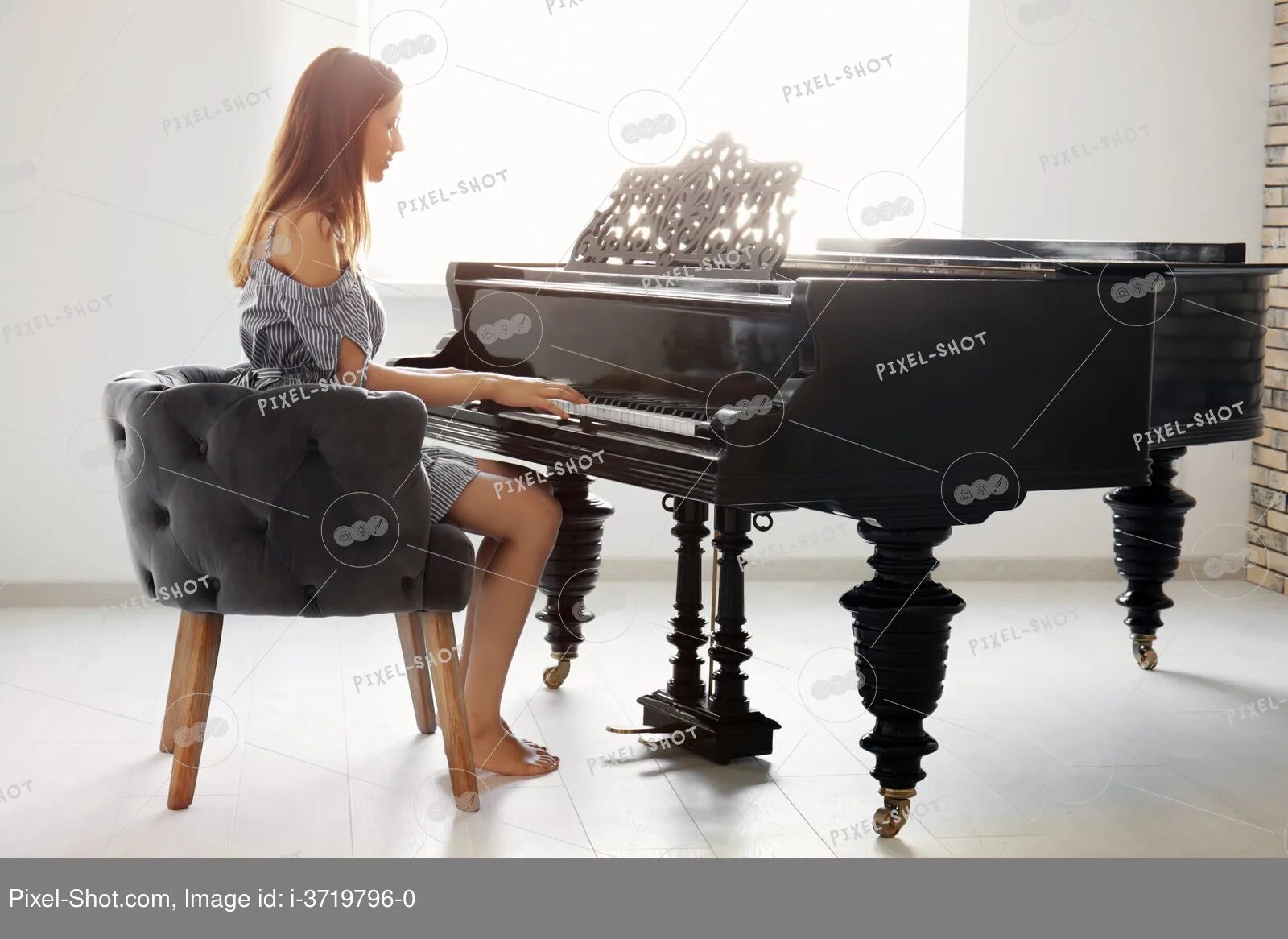Anna plays the piano. Anna plays the piano. Женщина пианистка. Китайская пианистка юджа вонг. Anna plays the piano.
