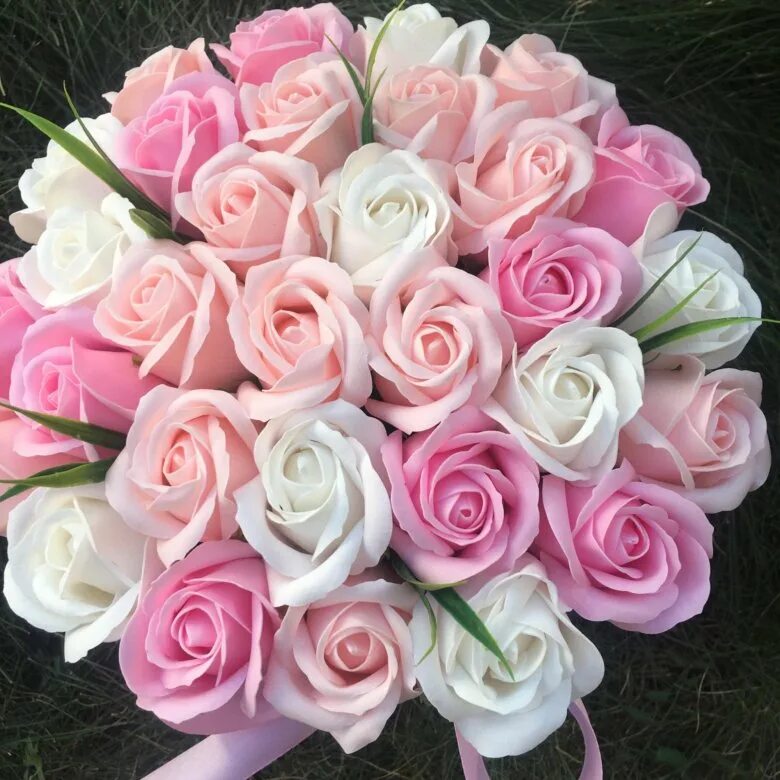 Букет из мыльных роз. Мыльные розы букеты. Розы из мыла. Букет цветов из мыльных роз.