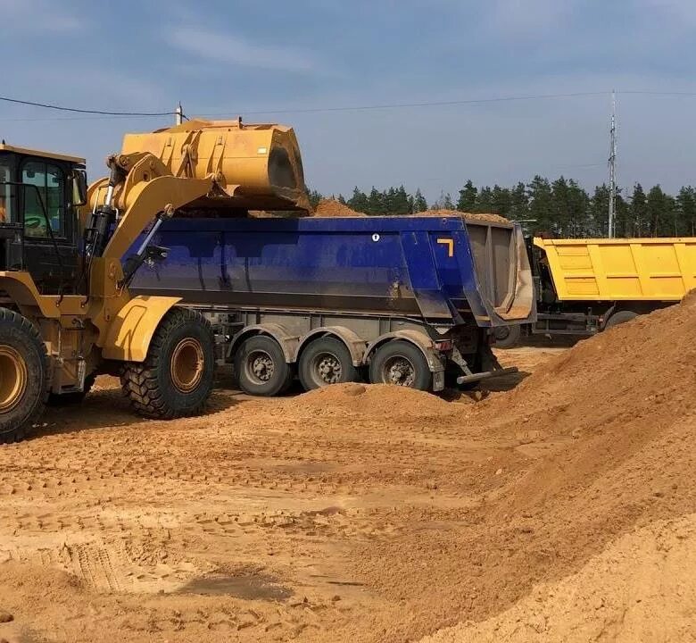 Камаз с песком. Отгрузка песка. Камаз самосвал песок щебень. Отгрузка песка. Поставка нерудных материалов.