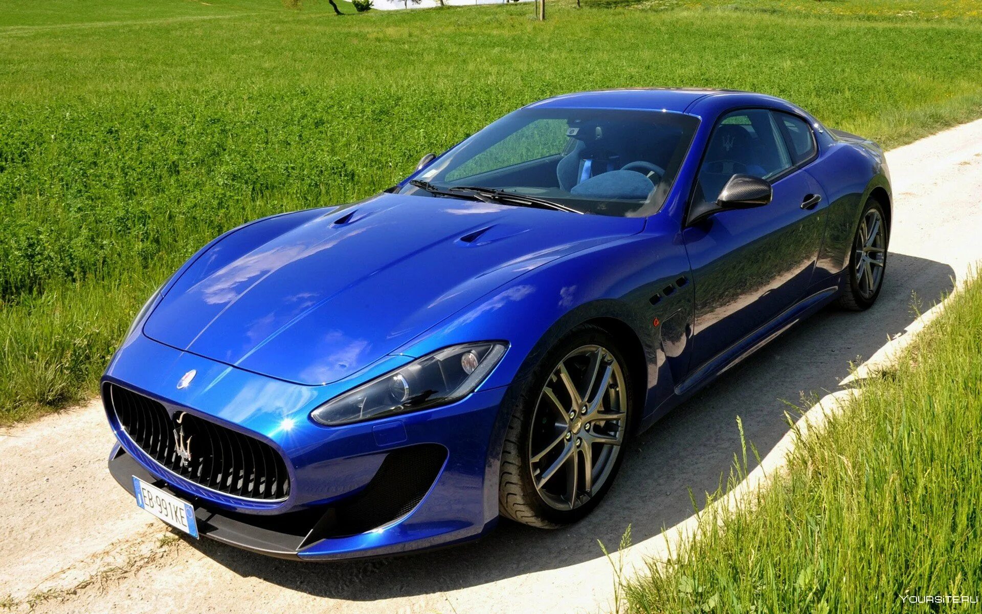 Автомобиль Maserati GRANTURISMO MC Stradale. Мазерати Гран Туризмо. Maserati GRANTURISMO синий. Мазерати Гран Туризмо 2020. Авто мазерати