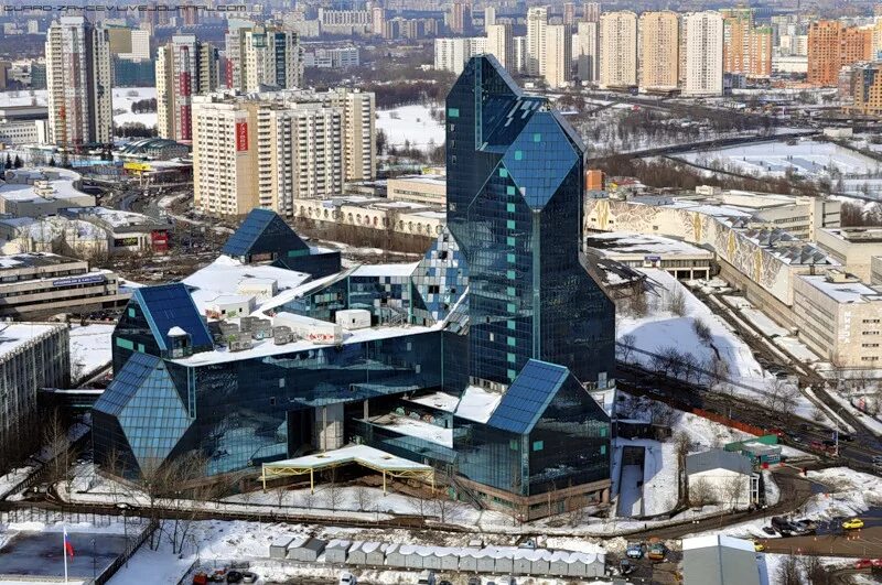 Работа на юго западной. Синий зуб заброшенный бизнес центр зенит. заброшенный деловой центр зенит москва. кристалл недострой юго-западная. бц зенит юго западная.