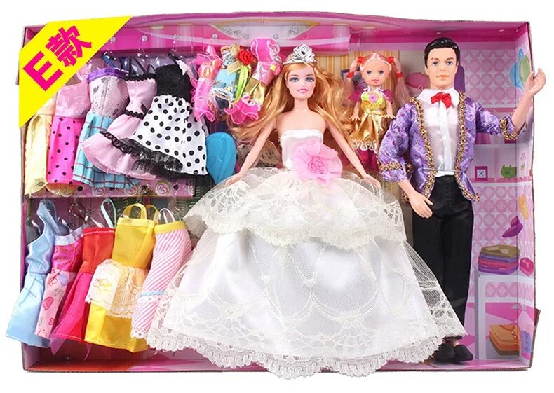 Большой набор кукол. Кукла с большим набором одежды. Кукла Барби в коробке. Кукла Барби с платьями в наборе. Набор платьев для Барби.