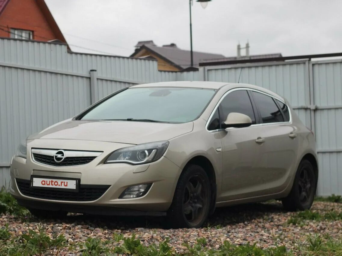 Opel astra turbo хэтчбек. Opel astra turbo 2011. опель астра турбо 2011 года 180 лошадей бежевая. Opel astra 1. 4 turbo.