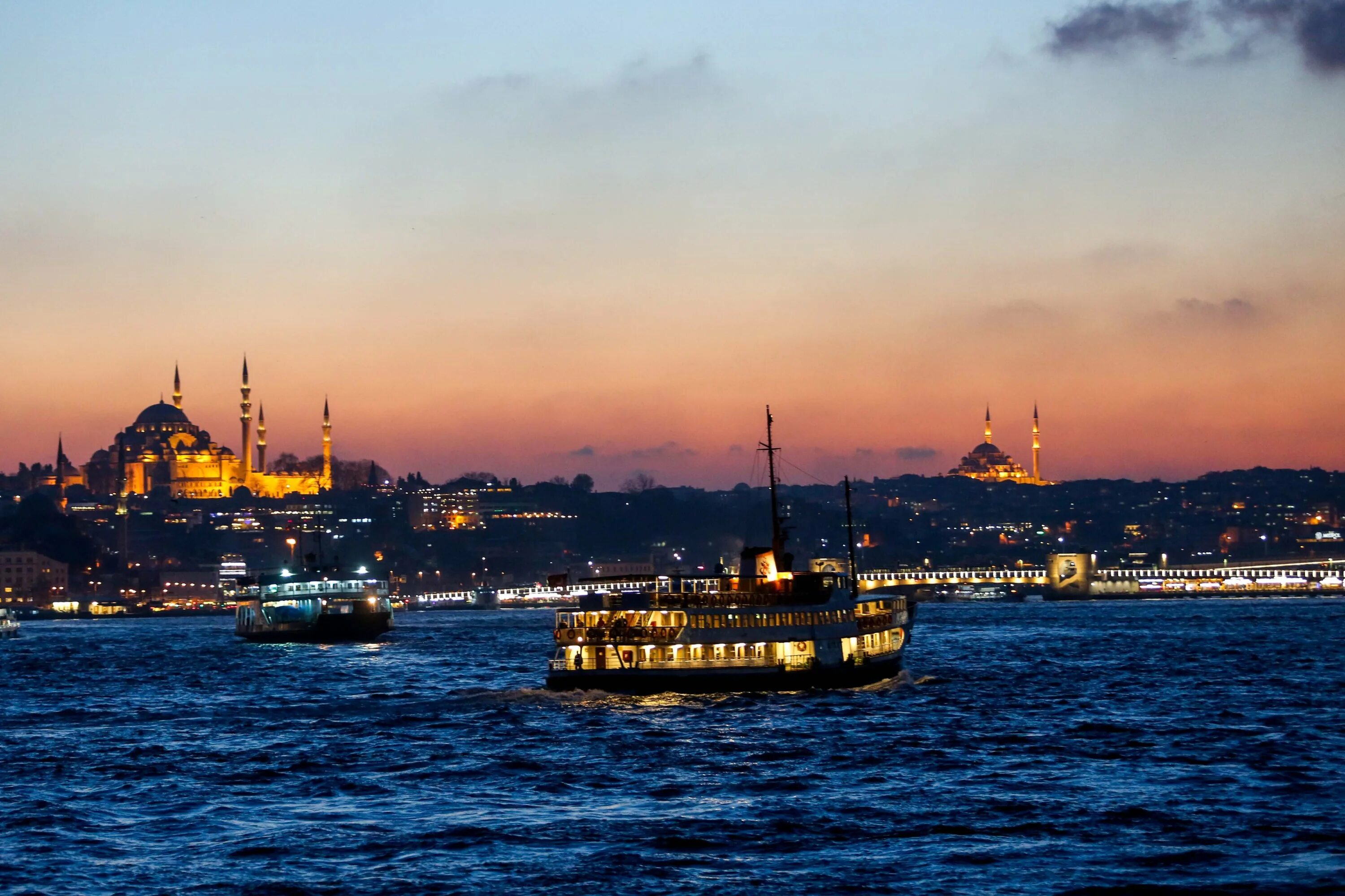 Собака босфор. Стамбул босфор и дарданеллы. Турция пролив босфор и дарданеллы. Турция пролив босфор (bosphorus). Турция стамбул залив босфор.