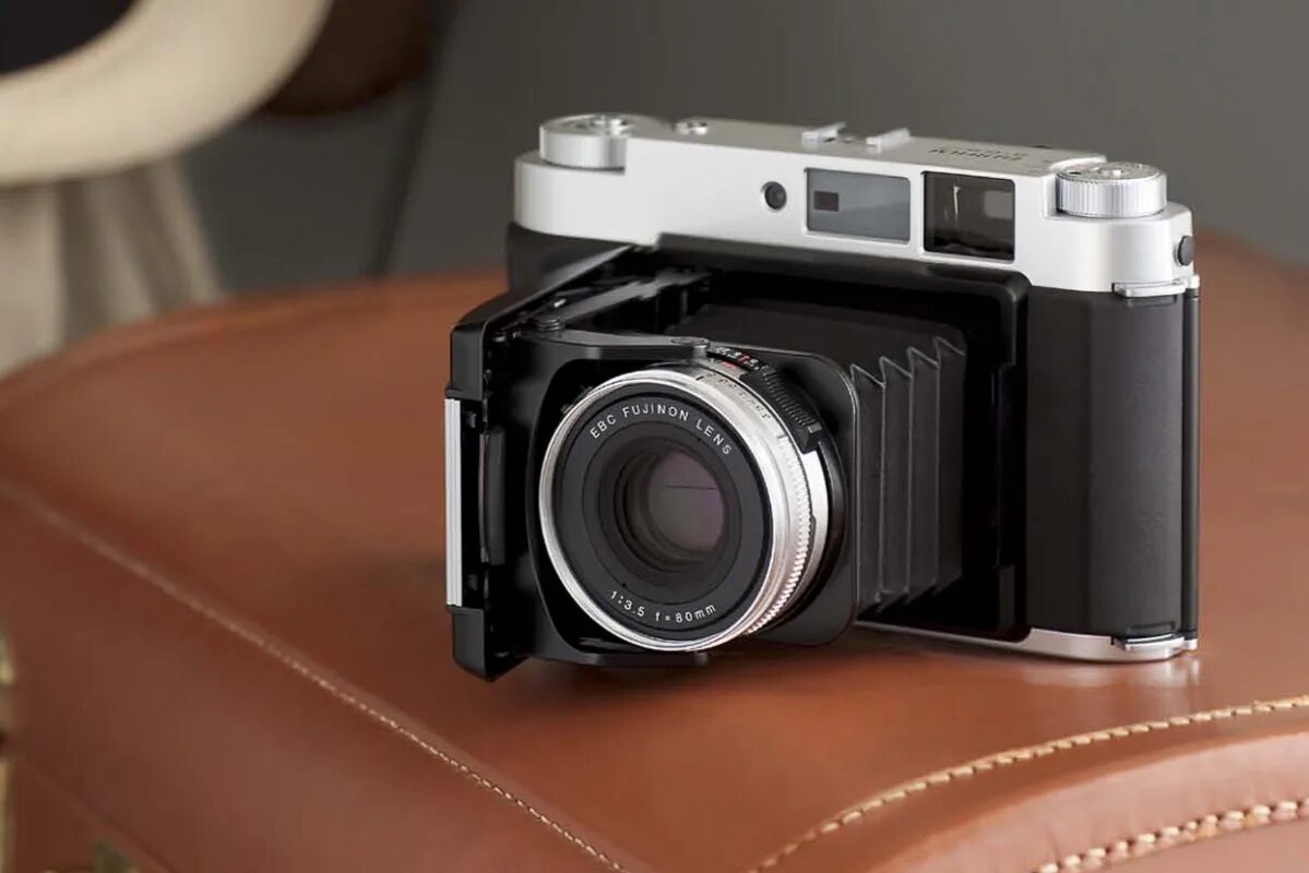 Фотокамеры среднего формата. Среднеформатная пленочная камера Fujifilm. Hasselblad Fujifilm. Среднеформатный Fujifilm пленочный фотоаппарат. 35mm фотоаппарат.