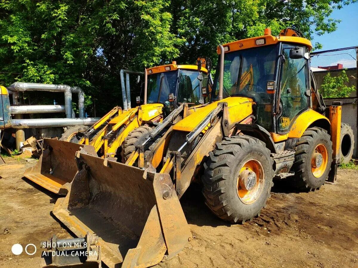 Jcb 3cx купить б у. Трактор JCB 3cx. JCB 3cx 2007. Экскаватор погрузчик Джисиби 3сх. Равновеликий трактор JCB 3cx.