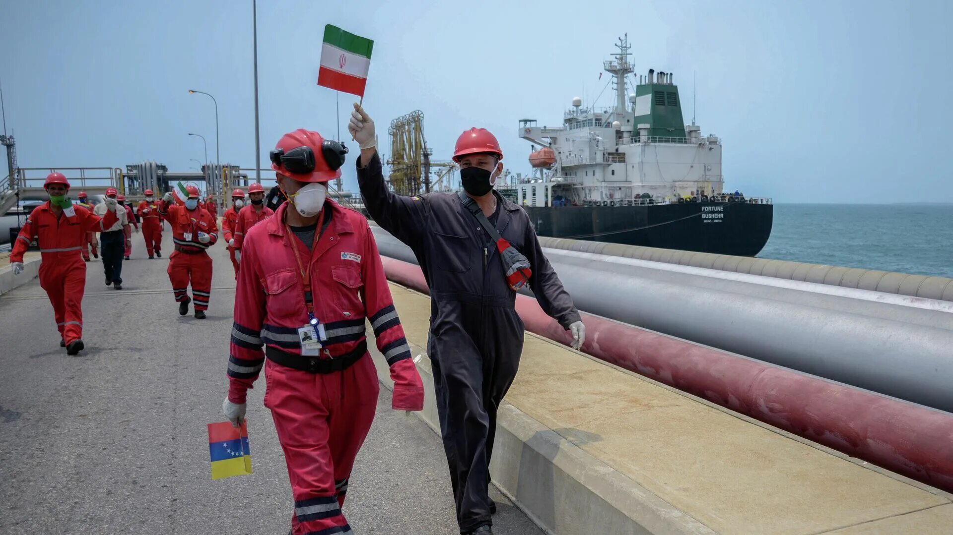 Иран танкер. Иран нефть. Нефтяной танкер. Нефтегазовая промышленность в Иране. Венесуэла страна нефть