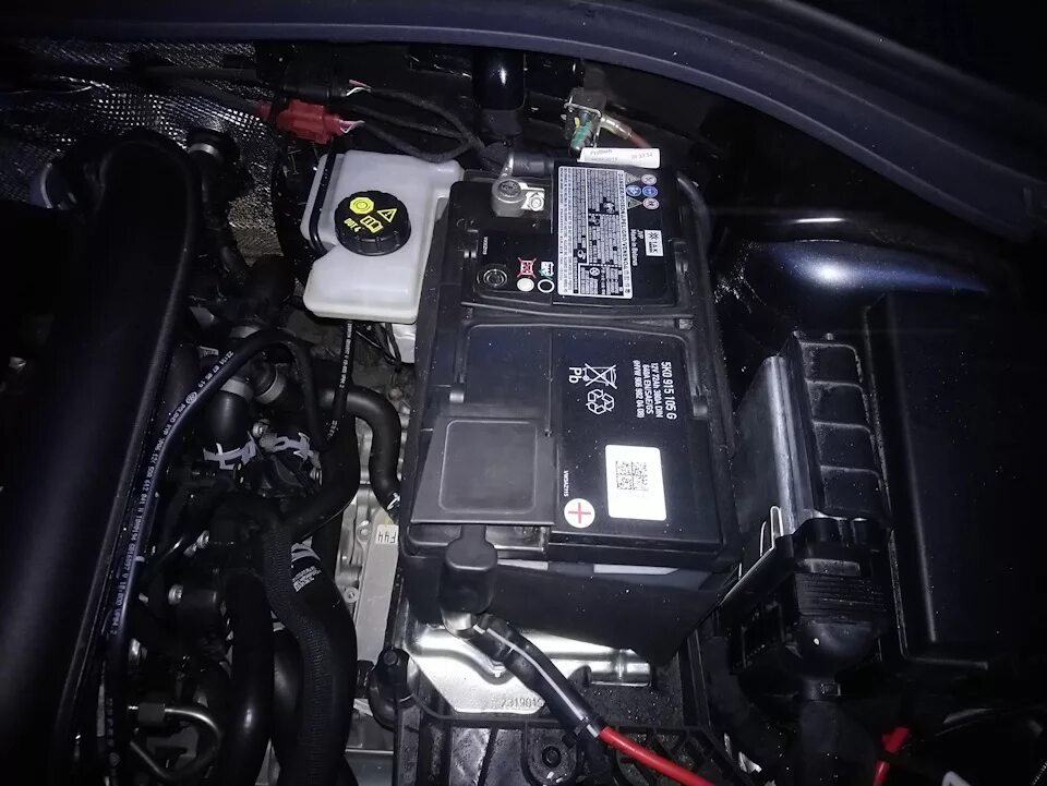 Митсубиси аутлендер 2.4 какой аккумулятор. Skoda kodiak акб. аккумулятор шкода кодиак 1.4. акб на шкоду кадьяк. kodiaq 2.0 аккумулятор.