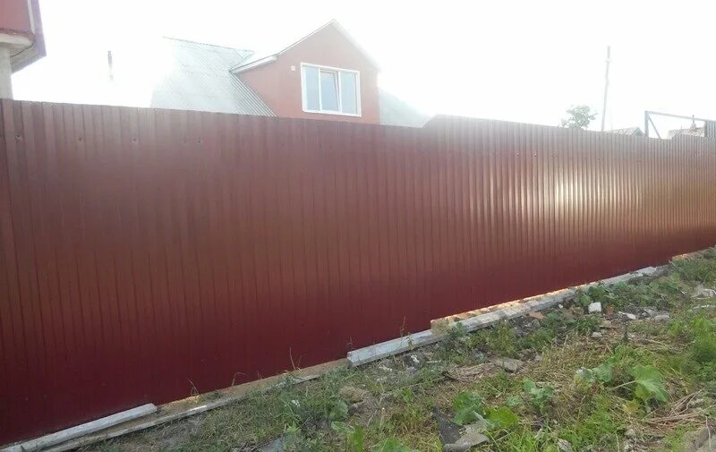 5 метра. 5 метра. забор 3 метра из профнастила. 5 метра высотой. профлист 2.