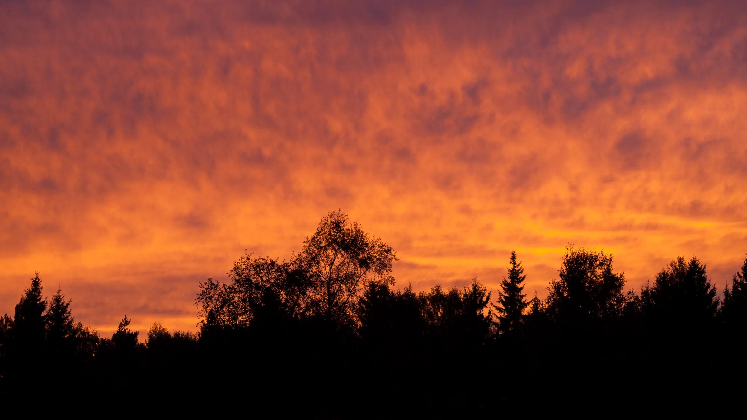 Огненный закат. Небо в огне. Горящее небо. Огненный закат. Красное небо.