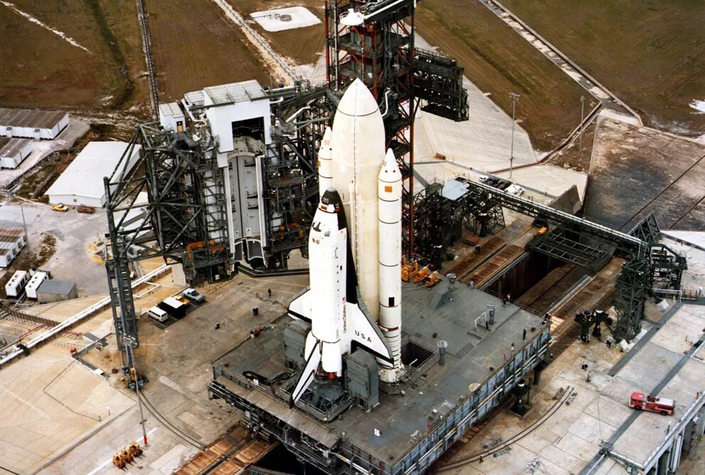 Первый космический челнок. Спейс шаттл космический корабль. Спейс шаттл 1981. Шаттл Колумбия 1981. Спейс шаттл Колумбия.