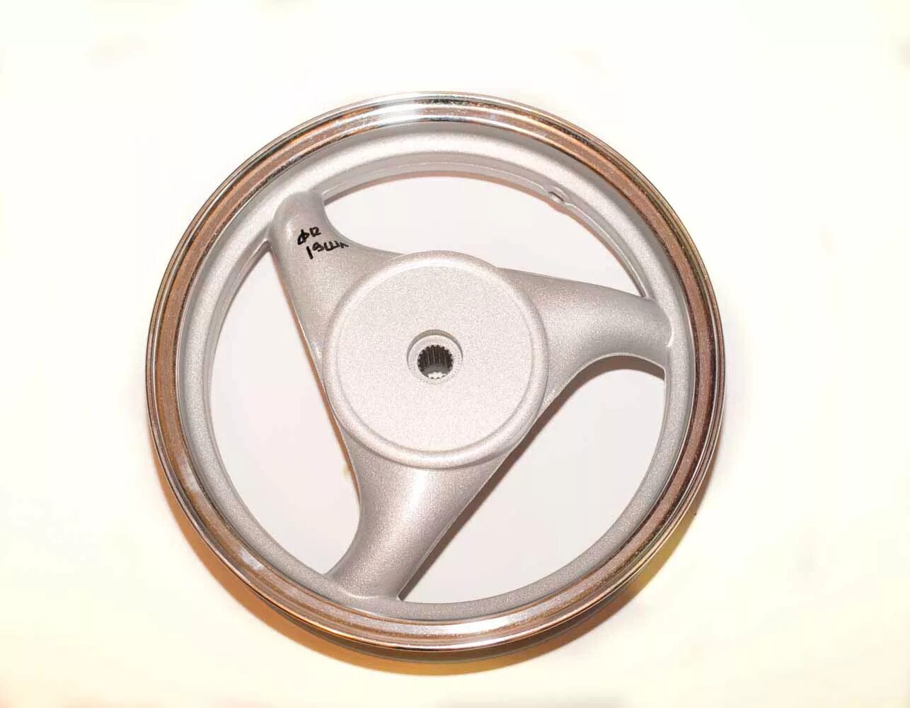 Магалтек диски. Диск задний литой. Диск задний альфа дельта. Задний диск для электросомаката accestail. Колесо заднее 139qmj.