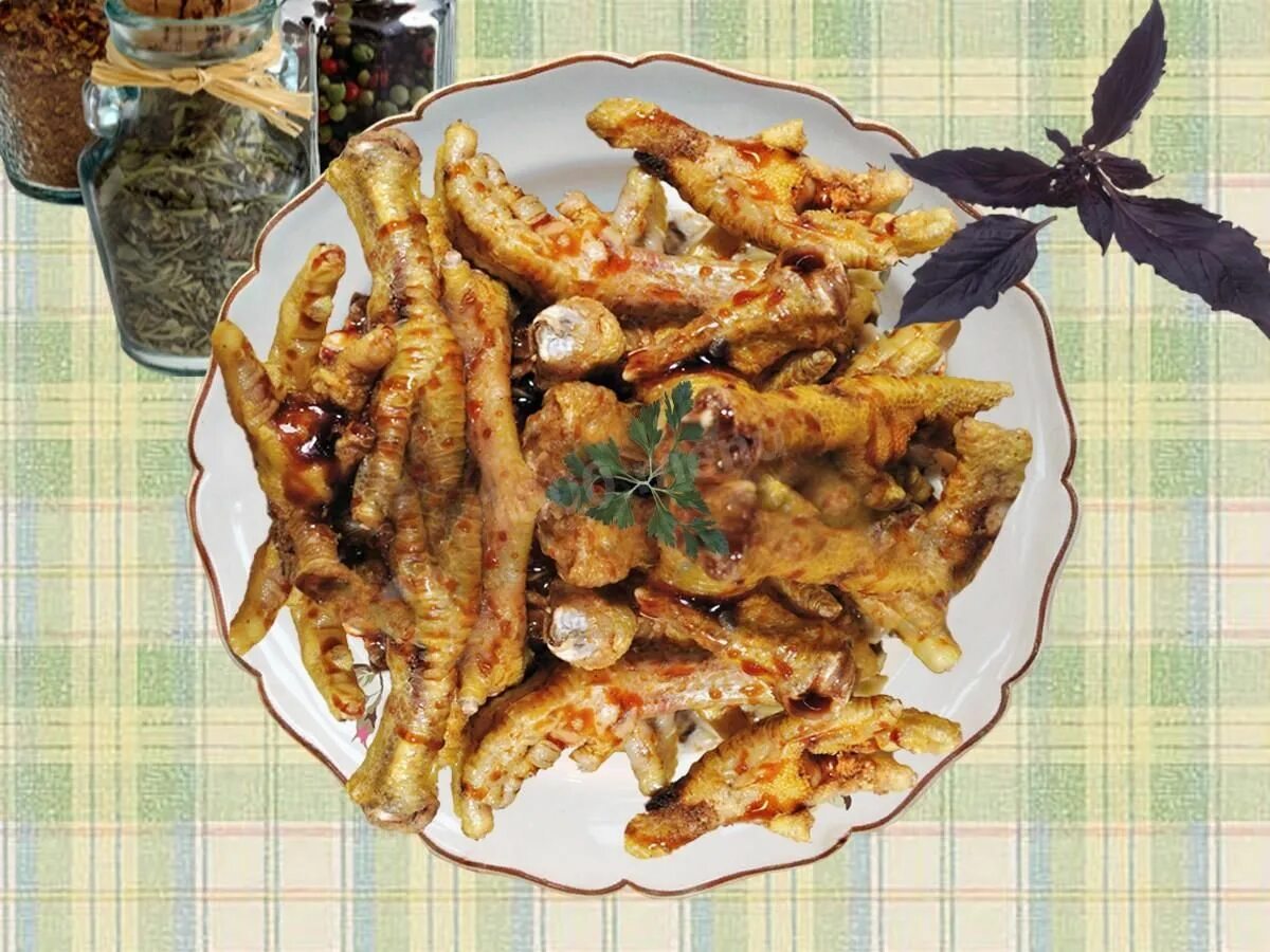 Сварить куриные лапки вкусно. Куриные лапки блюдо. блюда из куриных лапок. жареные куриные лапы. куриные лапы к пиву.