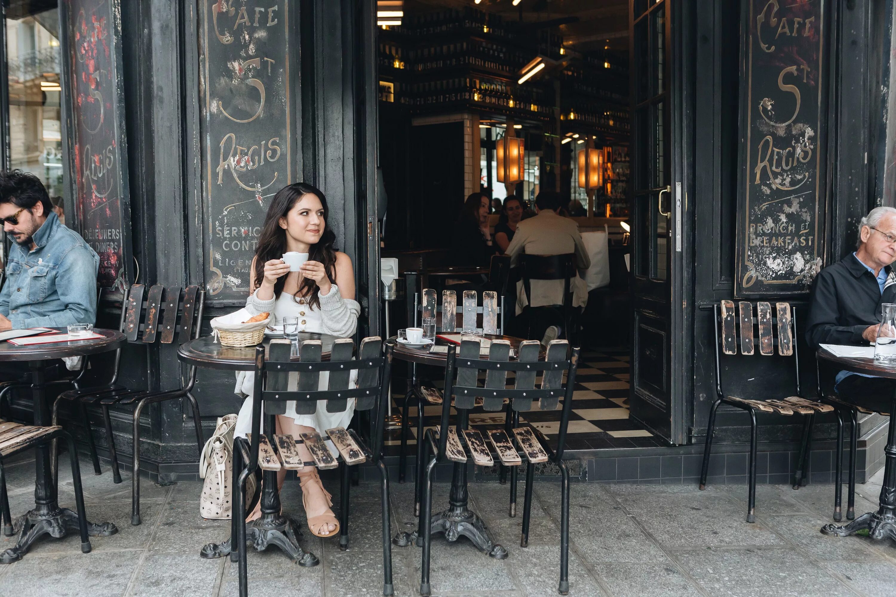 Let s go to the cafe