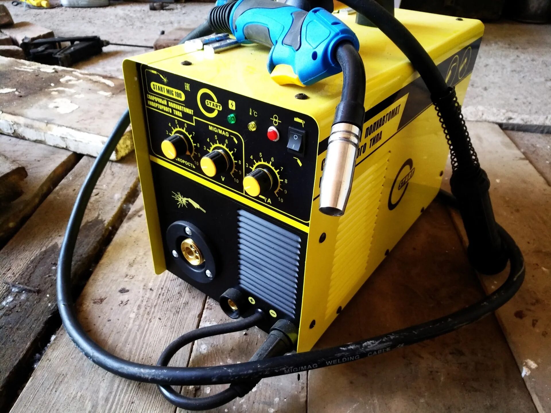 Вектор 350 полуавтомат. Ресанта саипа 200 мф. Сварочный полуавтомат спец mig 135. Топ полуавтоматов для дома. Сварочный полуавтомат tss top mig/mma-250f.