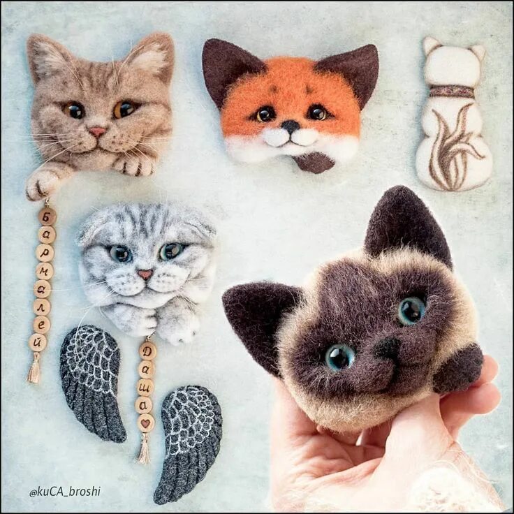 Felt the need of. Брошь из Войлока мордочка кошки. Кошки брошки из шерсти. Брошка котенок валяный. Брошь валяние.