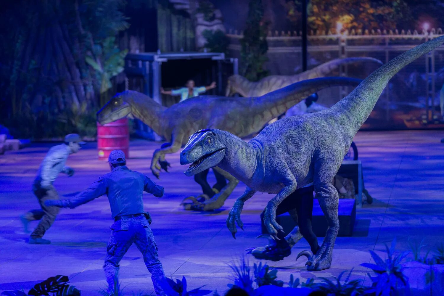 Jurassic World Tour. Jurassic World Live Tour. Хоскинс мир Юрского периода. Динозавры восстали.
