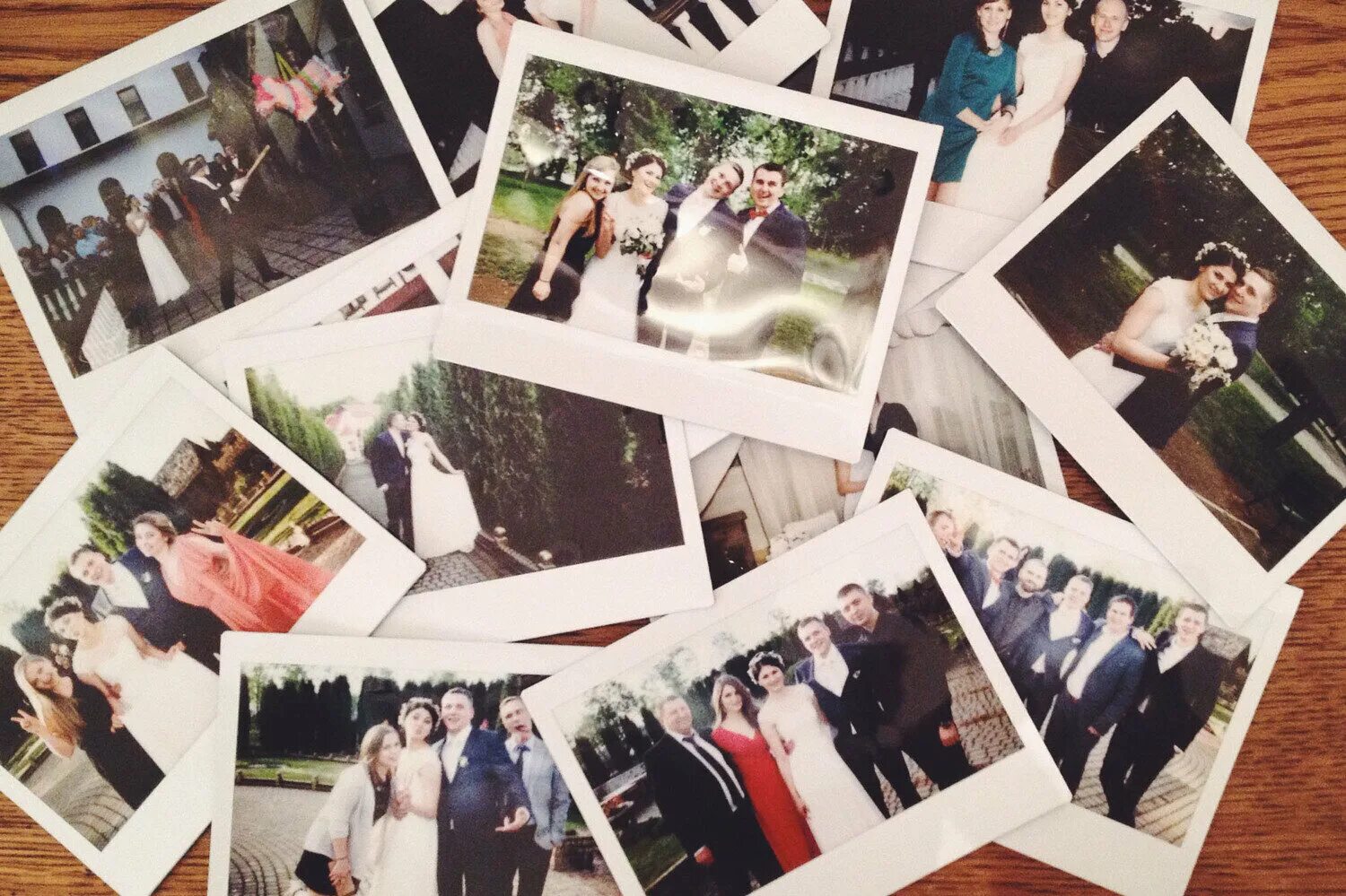 Полароид группа. Instant photos for playlist. Фото на полароид идеи. Поверхность полароид. Полароид карта kpop.