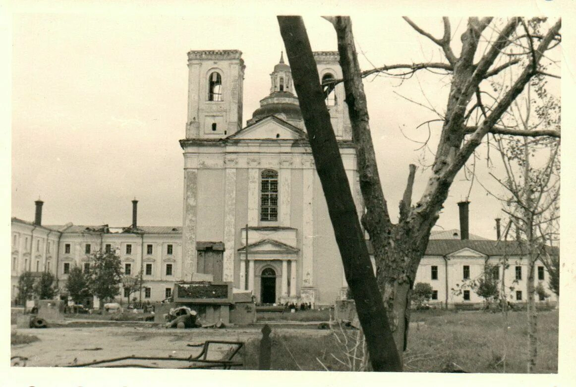 Полоцк николаевский вокзал. Николаевский собор полоцк. Полоцк старый город. Полоцк 19 век. Николаевский собор полоцк.