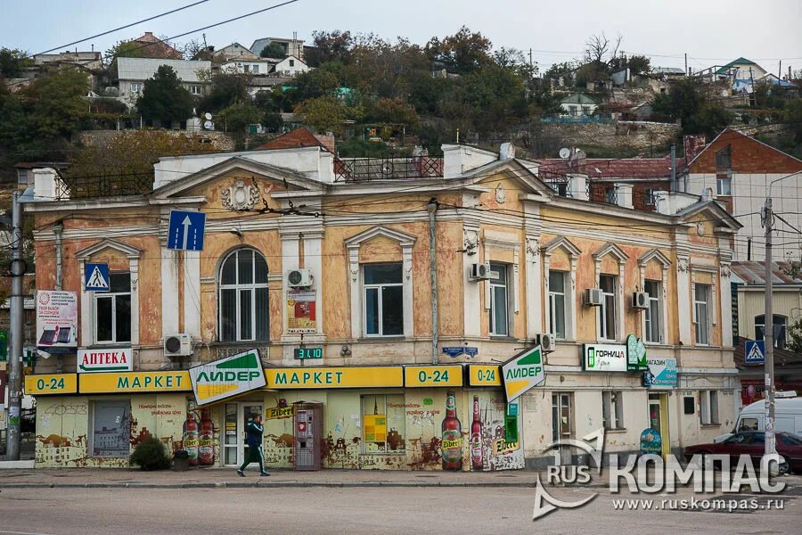 Площадь ревякина севастополь. Улица ревякина севастополь. Севастополь ул ревякина 46. Ревякина 1 севастополь. Площадь ревякина севастополь.