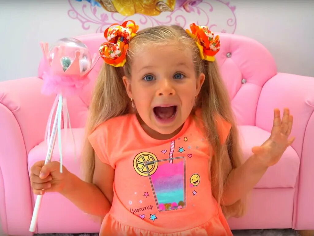 На канале можно увидеть. Kids Diana show блоггер. Детские блоггеры. Популярные блогеры дети. Известные детские блоггеры.