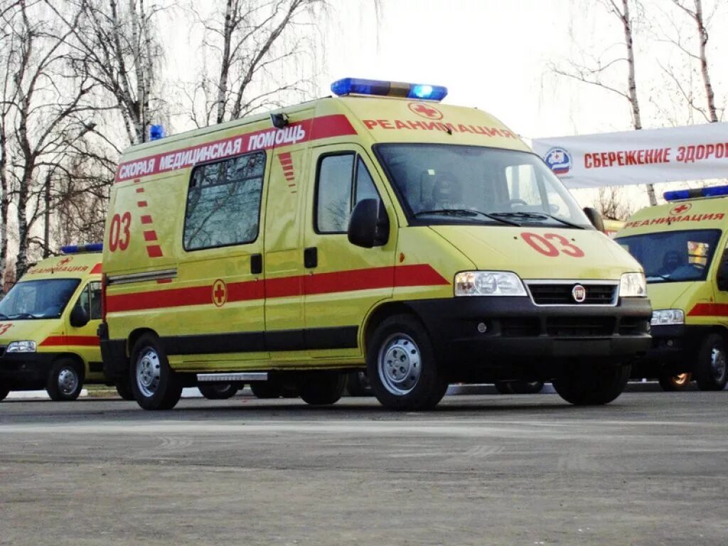 Скорая володарский. Форд транзит скорая спб 2000. 03 на машине скорой. Скорая володарский. Реанимобиль ford transit.