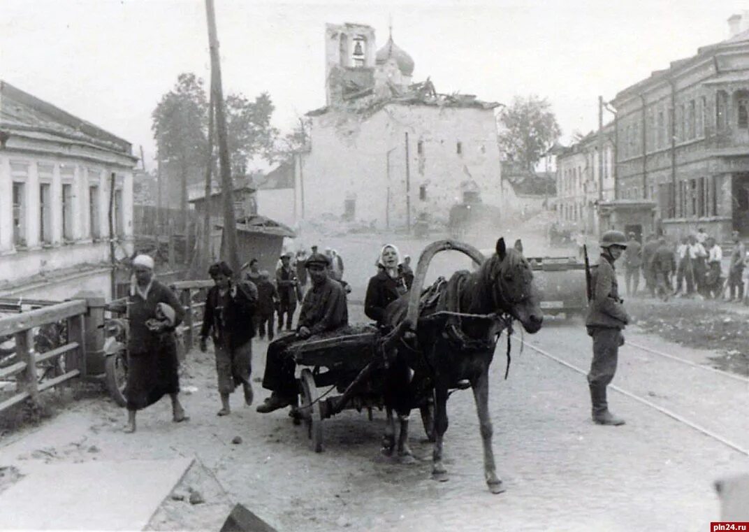 Псков в годы оккупации 1941 1944. Немцы в Пскове 1941. Оккупация Пскова в годы Великой Отечественной войны. Псков в годы войны 1941-1945. Захват пскова