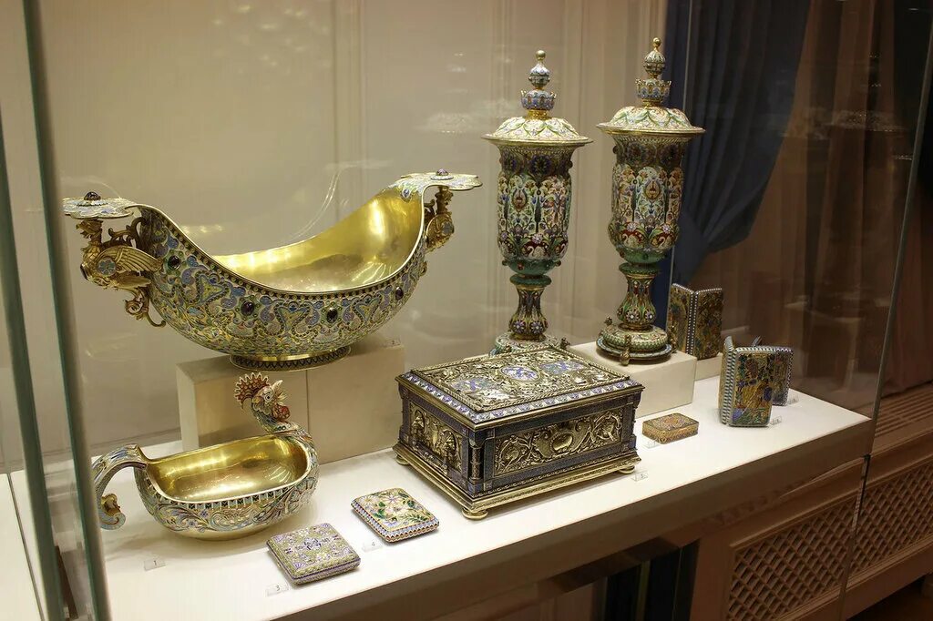 Музей фаберже спб экспонаты. Музей фаберже санкт-петербург экспонаты. Музей фаберже в санкт-петербурге. Музей фаберже в питере экспонаты. Музей фаберже петербург.