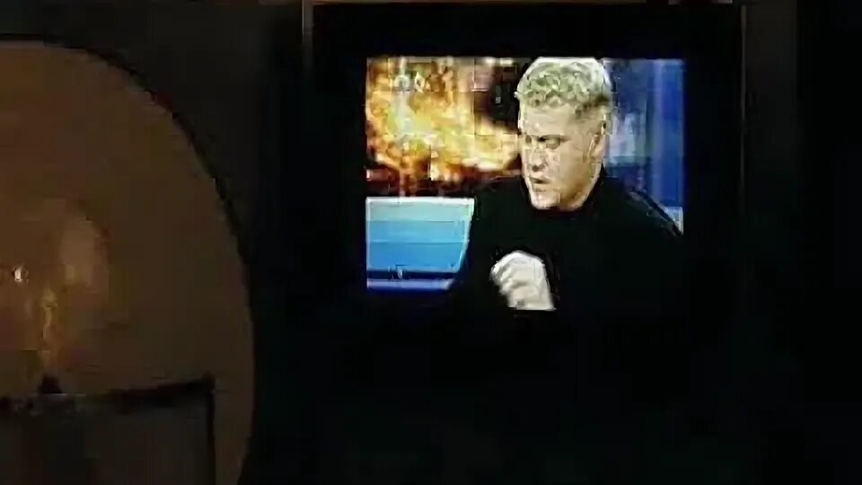 Квартира ирины салтыковой брат 2. Брат 2 сцена с телевизором. Включи телевизор брат. Видео с телевизора брат 2. Включи телевизор брат.