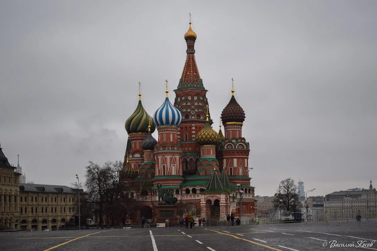 Красная площадь Москва достопримечательности. Красная площадь 7. Красная площадь без людей. Красная Москва. Роль москвы в православном мире